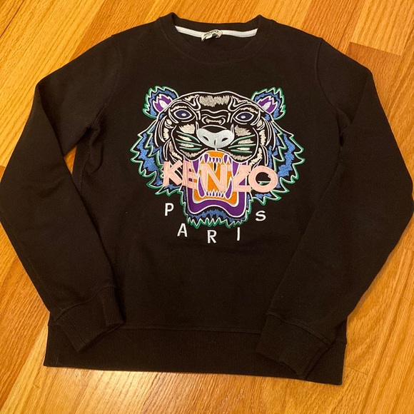 Authentic Kenzie black sweater XS